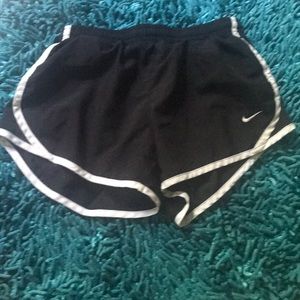 black and white nike running shorts